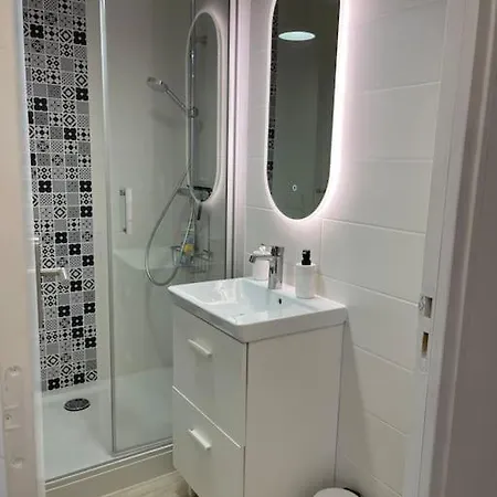 Tres Bel Appt En Centre